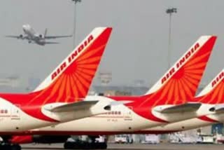 Man pees on woman co passenger on Air India flight  Man pees on woman co passenger  Air India flight  എയര്‍ ഇന്ത്യ  യാത്രക്കാരന്‍ യുവതിയുടെ മേല്‍ മൂത്രമൊഴിച്ചു  ജെഎഫ്‌കെ  എയര്‍ ഇന്ത്യയുടെ ബിസിനസ് ക്ലാസ്