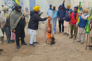 Farmers staged a protest against the liquor factory