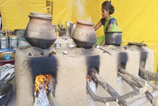 Special Feature of Bahiram's Yatra is Mutton Cooked in a Clay Pot, A Crowd of Gourmands