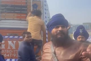 remove religious symbols related to Sikhi from buses, Vicky Thomas gave an ultimatum