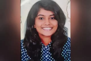 Pattom Sandra unnatural death  Pattom Sandra death  Pattom  lady found dead in house  പട്ടത്തെ 20കാരിയുടെ മരണത്തില്‍ കുടുംബം  പട്ടത്തെ 20കാരിയുടെ മരണം  ബിരുദ വിദ്യാര്‍ഥിയായ സാന്ദ്ര  സാന്ദ്ര  പട്ടത്തെ യുവതിയുടെ ദുരൂഹ മരണം  പട്ടത്ത് യുവതിയെ മരിച്ച നിലയില്‍ കണ്ടെത്തി