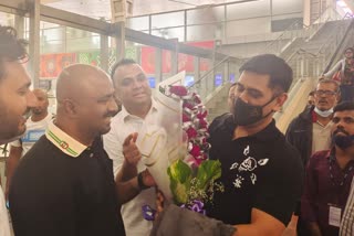 M S Dhoni in Managaluru Airport