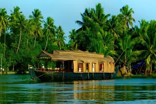 കേരള ടൂറിസം  kerala tourism  കൊവിഡ്  കേരളത്തിലെ ടൂറിസം മേഖലയ്‌ക്ക് വന്‍ കുതിപ്പ്  വിനോദ സഞ്ചാരികളുടെ എണ്ണത്തിൽ എറണാകുളം ഒന്നാമത്  നെടുമ്പാശേരി വിമാനത്താവളം  കോവളം  എറണാകുളം