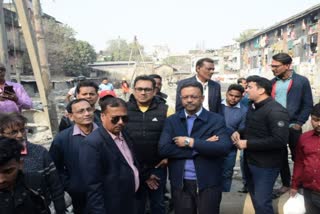 Firhad Hakim promises to provide Possession Certificate by KMC for resident of old and shaky building during renovation