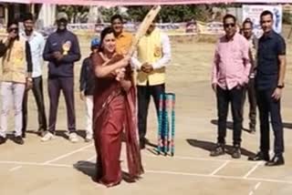 MP Navneet Rana Playing Cricket