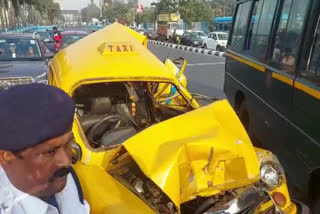 5 Injured as BSF Truck Hits Taxi in Lake Town ETV BHARAT