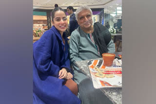 Urfi javed with javed Akhtar