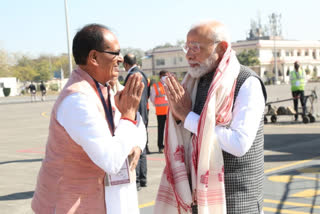 Madhya Pradesh CM Shivraj Singh Chouhan receives PM Modi at Indore airport