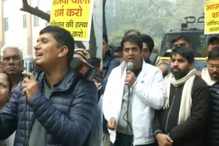 The AAP on Monday held a protest outside the BJP headquarters here over the aldermen nominated by the Lt Governor to the MCD House being administered oath before the elected representatives and accused the saffron party of flouting rules
