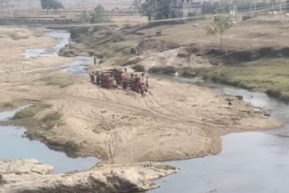 Illegal sand mining in Lohardaga