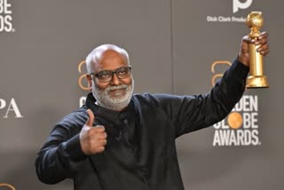 MM Keeravani receiving the award (Photo- RRR Twitter)