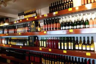 The amendment proposed by Karnataka will allow all teens aged above 18 to purchase liquor giving the young tipplers a three-year advantage than their elder peers in 'wine tasting'. This will take the legal age revision to the pre-2015 era.