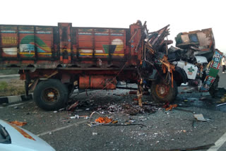 Bus- truck collision on Sinnar-Shirdi road