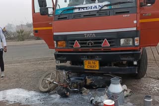 High speed canter hit bike in greater noida