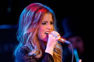 Singer Lisa Marie Presley death news