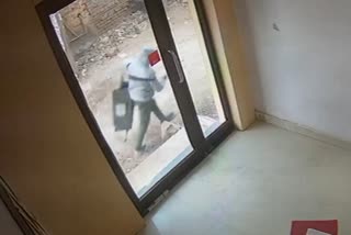 Delhi ATM Cash Van Loot new footage