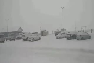 Jammu and Kashmir Snowfall: ભારે હિમવર્ષાના કારણે જમ્મુ-શ્રીનગર નેશનલ હાઈવે બંધ