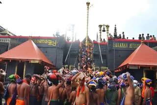 Heavy rush of devotees  Heavy rush of devotees to the Sabarimala temple  Makara jyothi darshana  ಅಯ್ಯಪ್ಪಸ್ವಾಮಿ ದೇಗುಲದಲ್ಲಿ ಮಕರ ಜ್ಯೋತಿಗೆ ಸಿದ್ಧತೆ  ಭಕ್ತರಿಂದ ತುಂಬಿ ತುಳುಕುತ್ತಿರುವ ಶಬರಿಮಲೆ ಸನ್ನಿಧಿ  ವಿಶ್ವಪ್ರಸಿದ್ಧ ಶಬರಿಮಲೆ ಅಯ್ಯಪ್ಪಸ್ವಾಮಿ ದೇಗುಲ  ಮಕರ ಜ್ಯೋತಿ ದರ್ಶನದ ಬಳಿಕ ಸಂಕ್ರಮಣ ಪೂಜೆ  ಲಕ್ಷಾಂತರ ಭಕ್ತರು ಕಾಯುತ್ತಿರುವ ಮಕರವಿಳಕ್  ಲಕ್ಷಕ್ಕೂ ಹೆಚ್ಚು ಅಯ್ಯಪ್ಪ ಭಕ್ತಾದಿಗಳು  ತಿರುವಾಭರಣ ಮೆರವಣಿಗೆ  ತಿರುವಾಭರಣ ಸಹಿತ ದೀಪಾರಾಧನೆ  ಪೊನ್ನಂಪಲಮೇಡ್‌ನಲ್ಲಿ ಮಕರಜ್ಯೋತಿ ದರ್ಶನ