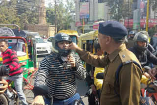 Indore traffic laddoos to drivers who follow traffic rules