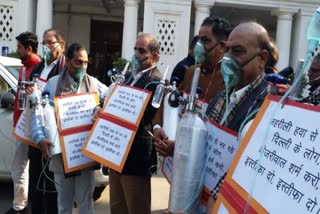 BJP MLAs Protest at Delhi Assembly with Oxygen Cylinder and Oxygen Mask against Pollution in Capital