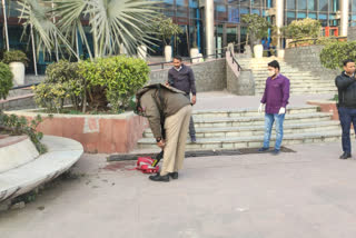 दिल्ली पुलिस ने अंसल प्लाजा में किया मॉक ड्रिल