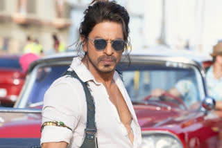 شاہ رخ خان نے اپنے 'خاندان' کے لیے پٹھان کی خصوصی اسکریننگ کا اہتمام کیا