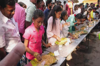 Watch video: தருமபுரியில் கோலாகலமாக நடந்த பிரியாணி சாப்பிடும் போட்டி