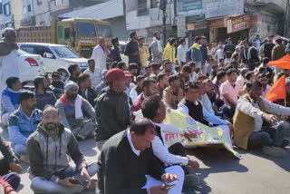Ujjain Farmers blocked highway