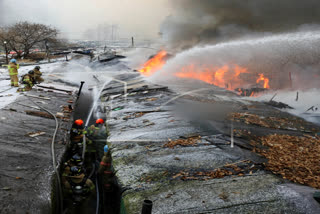 Hundreds flee after fire spreads through Seoul neighbourhood