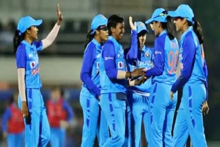 India vs South Africa match  Women T20 Try Series  Amanjot Kaur super batting  Yastika Bhatia batting super  India vs South Africa women t20 try series  t20 try series 1st match India win  ತ್ರಿಕೋನ ಸರಣಿಯಲ್ಲಿ ಭಾರತಕ್ಕೆ ಶುಭ ಆರಂಭ  ಪದಾರ್ಪಣೆ ತಂಡದಲ್ಲೇ ಮಿಂಚಿದ ಅಮನ್​ಜೋತ್​ ಕೌರ್  ಸ್ಮೃತಿ ಮಂಧಾನ ಸಾರಥ್ಯದ ತಂಡ  ದಕ್ಷಿಣ ಆಫ್ರಿಕಾ ವಿರುದ್ಧದ ಮೊದಲ ಟಿ20 ಯಲ್ಲಿ ಅದ್ಭುತ ಜಯ  ಟಿ20 ತ್ರಿಕೋನ ಸರಣಿಯನ್ನು ಭಾರತ ಗೆಲುವಿನೊಂದಿಗೆ ಆರಂಭ  ಭಾರತದ ಮುಂದಿನ ಪಂದ್ಯ ವೆಸ್ಟ್ ಇಂಡೀಸ್ ವಿರುದ್ಧ  ಭಾರತ ಮಹಿಳಾ ಕ್ರಿಕೆಟ್ ತಂಡ  ದಕ್ಷಿಣ ಆಫ್ರಿಕಾದಲ್ಲಿ ಟಿ20 ವಿಶ್ವಕಪ್