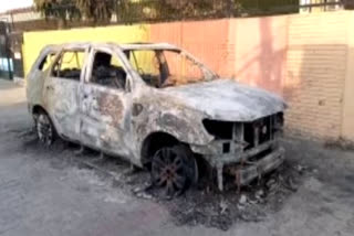 sonipat crime news car burnt in sonipat sector 14 sonipat sector 27 police station