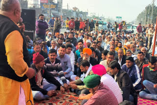 gurnam singh chadhuni in Karnal farmers protest in Karnal farmers protest at sugar mill in Karnal