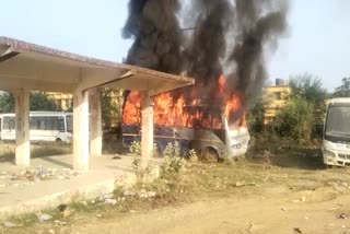 Private company bus caught fire in Kanker