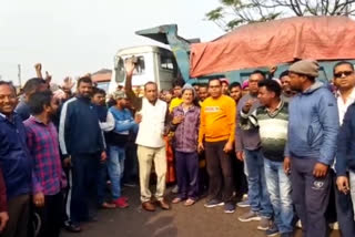 People block Road In Ramgarh