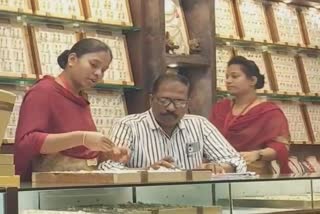 GST team on jewellary shop
