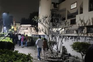 building collapsed in lucknow