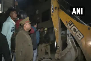 BUILDING COLLAPSED IN LUCKNOW
