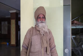 Rajasthan man wears jute sackcloth for 45 years for Netaji