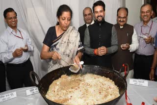 Etv BharatUnion Budget 2023, Halwa ceremony to be held tomorrow (symbolic photo)