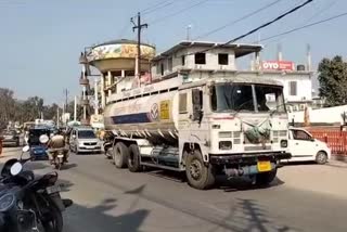Heavy vehicles entry ban in khatima.