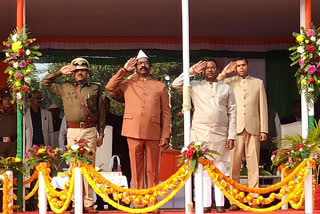 CM Hemant Soren hoisted the tricolor in Dumka