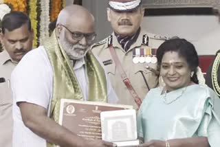 Telangana Governor Tamilisai Soundararajan honored MM Keeravani and Chandrabose on Republic Day 2023