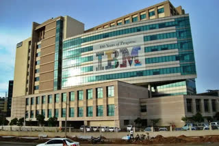 IBM to cut jobs amid broader tech slowdown  International Business Machines  Wall Street Journal  job cuts will stem from Kyndryl Holdings  ಉದ್ಯೋಗಗಳ ಕಡಿತಕ್ಕೆ ಐಬಿಎಂ ನಿರ್ಧಾರ  ವರ್ಕರ್ಸ್​ಗೆ ಬಿಗ್ ಶಾಕ್  ಹೈಬ್ರಿಡ್ ಕ್ಲೌಡ್ ಆದಾಯ  ಉದ್ಯೋಗಗಳನ್ನು ಕಡಿತಗೊಳಿಸಲು ಐಬಿಎಂ ನಿರ್ಧರ  ಐಬಿಎಂನ ಇತ್ತೀಚಿನ ವಾರ್ಷಿಕ ವರದಿ  ಉದ್ಯೋಗಗಳನ್ನು ತೆಗೆದುಹಾಕುವ ನಿರ್ಧಾರ  ಅಮೆರಿಕದ ಬಹುರಾಷ್ಟ್ರೀಯ ತಂತ್ರಜ್ಞಾನ ಕಂಪನಿ  ಐಬಿಎಂ ಕೂಡ ತನ್ನ ಉದ್ಯೋಗಿಗಳನ್ನು ವಜಾಗೊಳಿಸಲು ನಿರ್ಧಾರ  ಉದ್ಯೋಗಗಳನ್ನು ತೆಗೆದುಹಾಕುವ ನಿರ್ಧಾರ