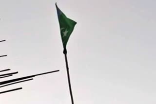 pakistani-flag-hoisted