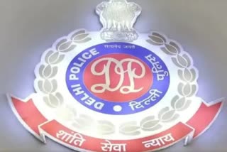 Delhi Police arrested 2 liquor smugglers