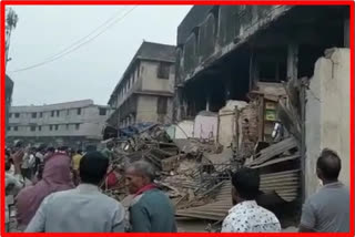 Old two storied building collapsed in Bhiwandi one died
