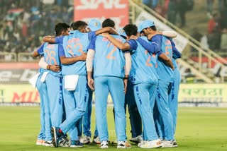 IND VS NZ  Aakash Chopra  Aakash Chopra questions India s tactics vs NZ  Aakash Chopra on Arshdeep singh  hardik pandya  washington sundar  Aakash Chopra on washington sundar  India vs New Zealand  India vs New Zealand 1st ODI  ഇന്ത്യ vs ന്യൂസിലന്‍ഡ്  ആകാശ് ചോപ്ര  ഹാര്‍ദിക് പാണ്ഡ്യ  അര്‍ഷ്‌ദീപ് സിങ്  വാഷിങ്‌ടണ്‍ സുന്ദര്‍  ഇന്ത്യന്‍ തന്ത്രങ്ങള്‍ക്കെതിരെ ആകാശ് ചോപ്ര