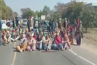 Demonstration against Aam Aadmi Clinic at Mansa