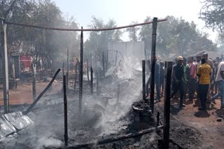 vijayanagar-six-huts-gutted-by-fire-lakhs-of-rs-the-loss