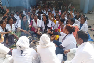 Striking NHM workers perform Havan in Palamu